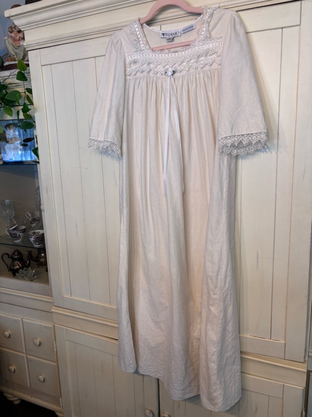 Priamo Saks Fifth Avenue Ivory Lace-Trim Nightgown. Os